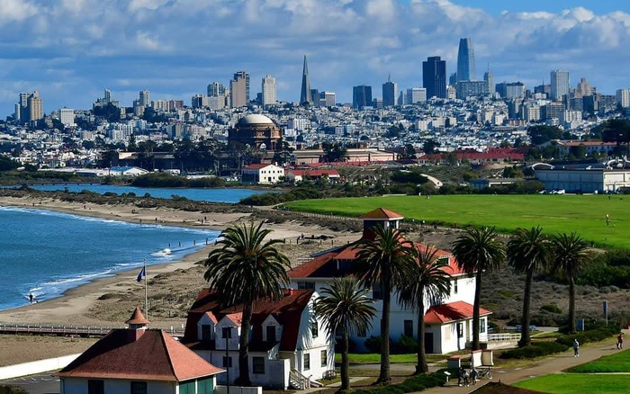 Crissy Field (East Beach & Promenade) off-leash dog area in San Francisco