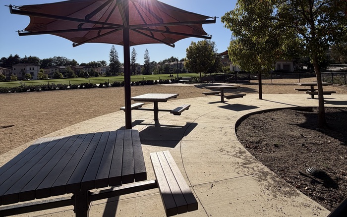 Big-dog area at Muwékma Park dog park in Sunnyvale
