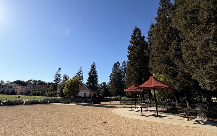 Big-dog area at Muwékma Park dog park in Sunnyvale