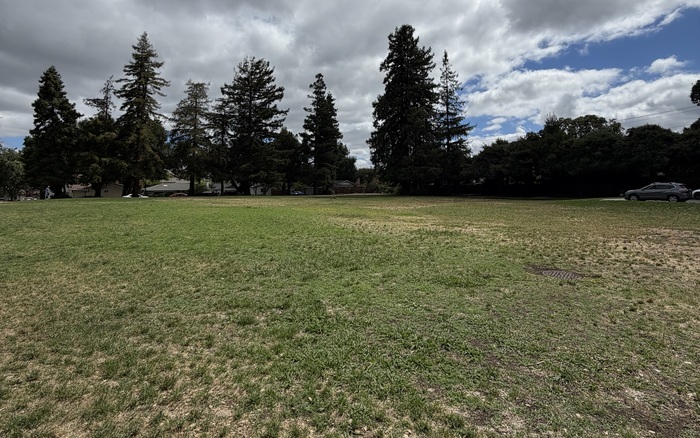 Saratoga Creek Dog Park off-leash area in San Jose